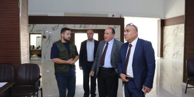 رئيس جامعة جرش يتفقد إجراءات القبول والتسجيل
